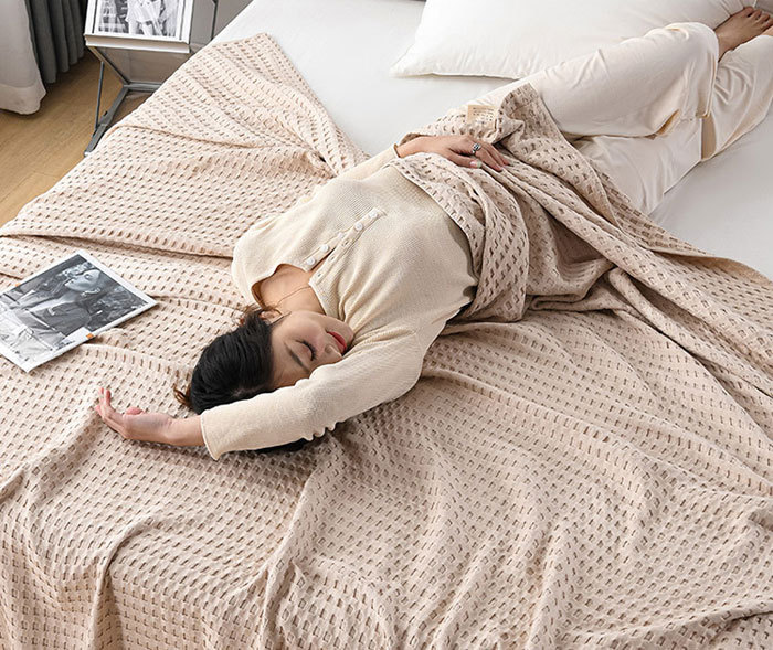 タオルケット　ワッフル　綿100%　シングル　ブランケット　150*200cm　やわらかな肌触り　エアーケット　キルトケット　春夏　秋冬　オールシーズン　吸湿速乾　抗菌　肌掛け　毛布　丸洗い可能　おしゃれ　掛けふとん　毛玉が出ない　昼寝　車用