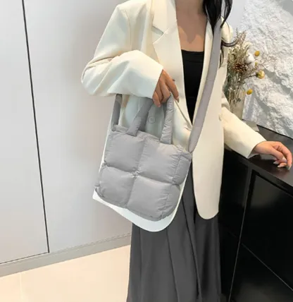 キルティング ショルダーバッグ 中綿ショルダーバッグ キルティングバッグ 2WAY ナイロン ポシェット 可愛い おしゃれ 斜めがけ 肩掛け 大人 旅行 小さめ 秋冬 プレゼント カラー豊富 カジュアル ハンドバッグ ミニトートバッグ