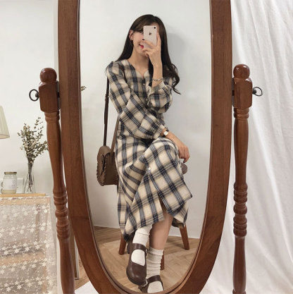 シャツワンピース レディース ロングワンピース チェックワンピース 長袖 チェック柄 シンプル 体型カバー マキシ丈 ゆるっと ミモレ 春 夏 カジュアル ナチュラル プレゼント 大人可愛い ネイビー ベージュ 韓国 送料無料 30代 40代 50代