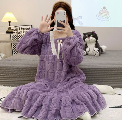 ネグリジェ お姫系 マイクロファイバー ボア 厚め 無地 春秋 冬 長袖 暖かめ 保温性 ナイトウエア ナイトドレス ルームウエア パジャマ 部屋着 北欧風 可愛い 上品 高級 オールシーズン 洗える 肌触りよい おしゃれ 綺麗 大きいサイズ 2L 3L 4L 5L