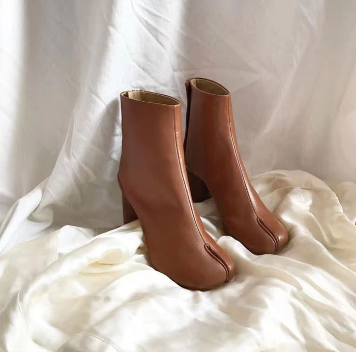 足袋ブーツ ブーツ レディース レザー ショートブーツ 足袋シューズ 足袋 ローヒール ストレッチブーツ 歩きやすい 疲れない ソックスブーツ タビ タビブーツ 秋冬 春 歩きやすい 疲れにくい 大人 上品 ファスナー シルバー 予約販売