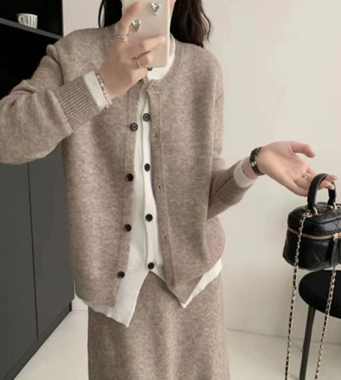 ニットセットアップ パンツ レディース レイヤード風 柔らかい セットアップ スカート スカートスーツ オーバー 秋冬 40代 30代 カジュアル 重ね着風 脚長効果 長袖 ゆったり 保温性 暖かめ 体型カバー 着瘦せ効果 無地 通勤 入園式 送料無料