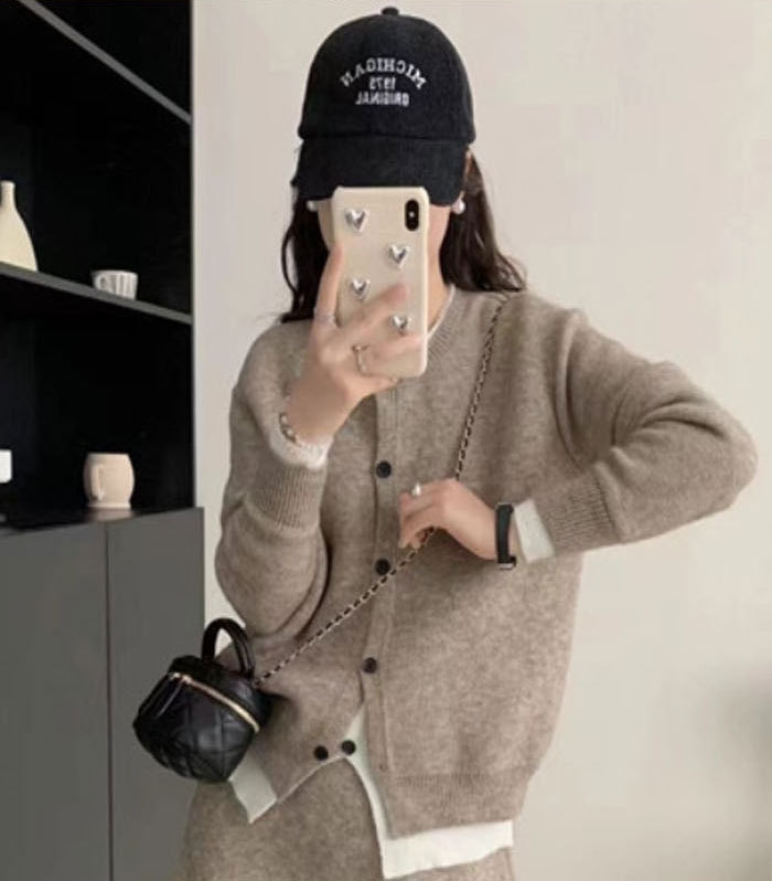ニットセットアップ パンツ レディース レイヤード風 柔らかい セットアップ スカート スカートスーツ オーバー 秋冬 40代 30代 カジュアル 重ね着風 脚長効果 長袖 ゆったり 保温性 暖かめ 体型カバー 着瘦せ効果 無地 通勤 入園式 送料無料
