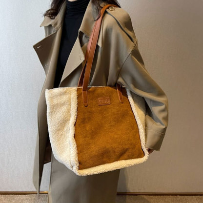 トートバッグ レディース　A4 大きめ ボア 大容量 軽量 軽い 通勤 通学 パソコン PC 入る おしゃれ かわいい カジュアル マザーズバッグ ふわもこ　バッグ 冬 バック 鞄 冬バッグ レディース ファーバック 冬バック