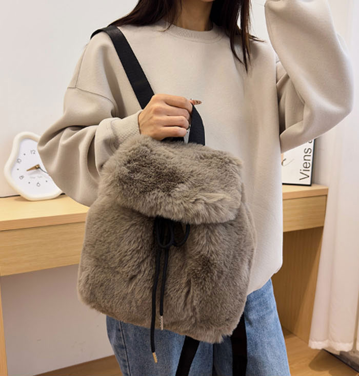 リュック フェイクファー レディース 大人 ファーバッグ 小さめ コンパクト 旅行 大人 バックパック 学生 軽い お出かけ 通勤通学 オシャレ 定番 軽量 ミニ バック 人気 バッグ トレンド 新品 使いやすい