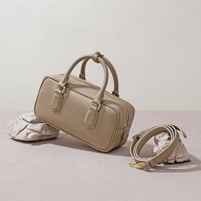 ボストンバッグ レディース 小さめ 合皮 ショルダーベルト付属 横長 大人可愛い ハンドバッグ バッグ 鞄 かばん ショルダー掛け 斜めがけ ショルダーバッグ 斜め掛けバッグ 通勤バッグ ボウリングバッグ フォーマル 通勤 OL ビジネス 上品