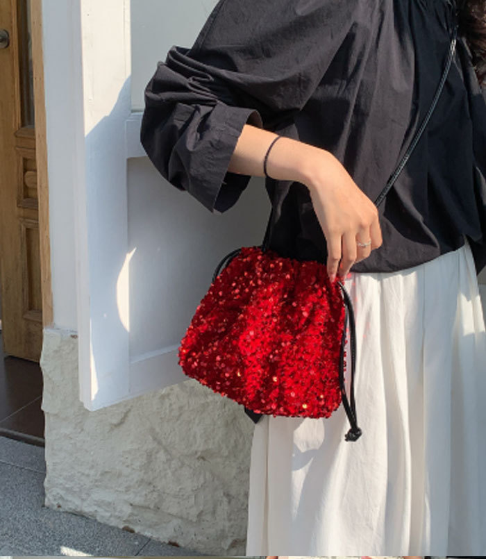 キューブバッグ キラキラ バッグピロー ショルダーバッグ 2way 斜め掛け キューブ型バッグ 小さめ セレモニーバッグ 上質 キューブ バッグ レディース バッグ カジュアル 通勤 フォーマル 黒 プレゼント