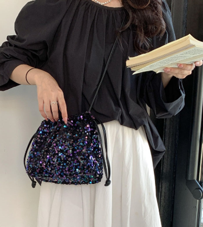 キューブバッグ キラキラ バッグピロー ショルダーバッグ 2way 斜め掛け キューブ型バッグ 小さめ セレモニーバッグ 上質 キューブ バッグ レディース バッグ カジュアル 通勤 フォーマル 黒 プレゼント
