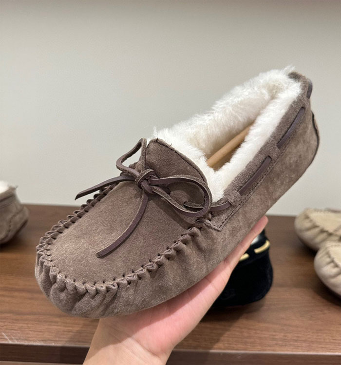 モカシン ローファー スリッポン レディース 秋冬 羊毛 ウール モカシンスニーカー フラット ローヒール コインローファー ファー 痛くない ふわふわ 防寒 あたたかい ファー おしゃれ 22.0cm 25.0cm 歩きやすい 疲れにくい