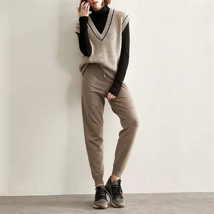 <br>ニットベスト レディース ベスト Vネック トップス 無地 重ね着 定番 ニット カーディガン きれいめ ノースリーブ カジュアル 大人 かわいい シンプル 春 秋 冬 無地 送料無料