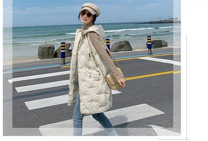 <br>ダウンベスト レディース ロングジレ 大きいサイズ ロングダウンベスト フード付き アウター ジャケット ベスト 中綿 フェイクダウン 上着 羽織り ハイネック 軽い 軽量 秋 フェイク 通勤 通学 暖かい 無地 お出かけ 秋冬 ノースリーブ 大人可愛い 送料無料
