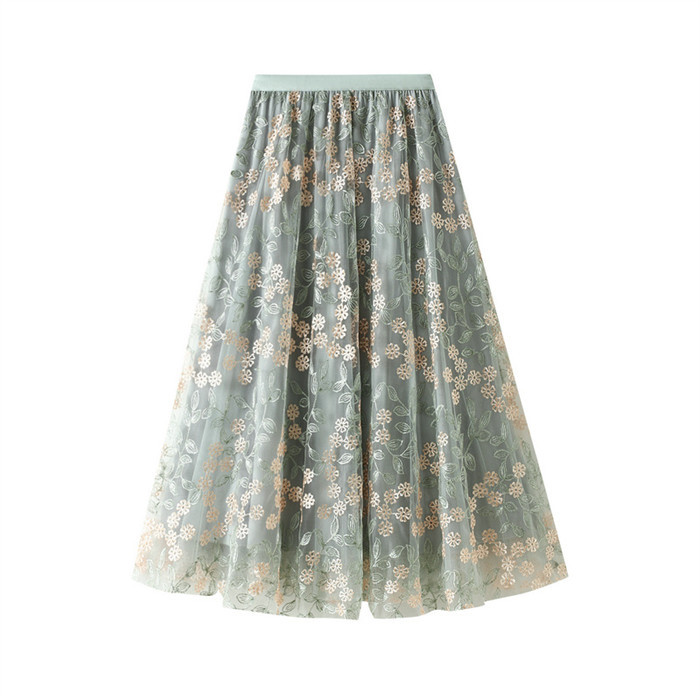 <br>チュールスカート ロング丈 レディース 花柄 総柄 春 春夏 夏 ロングスカート チュール 3層チュール レース刺繍 Aライン フレアスカート ウェストゴム 着痩せ プリーツスカート ボリューム感 裏地あり 体型カバー 大人可愛い おしゃれ 送料無料