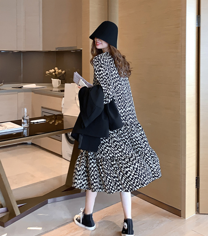 シフォンワンピース　ミモレ丈　ロングワンピース　ドット柄　水玉　ワンピース　長袖　シフォン　ティアード　大きいサイズ　結婚式　二次会　お出かけ　お呼ばれ　おしゃれ　可愛い　大人　上品　カジュアル