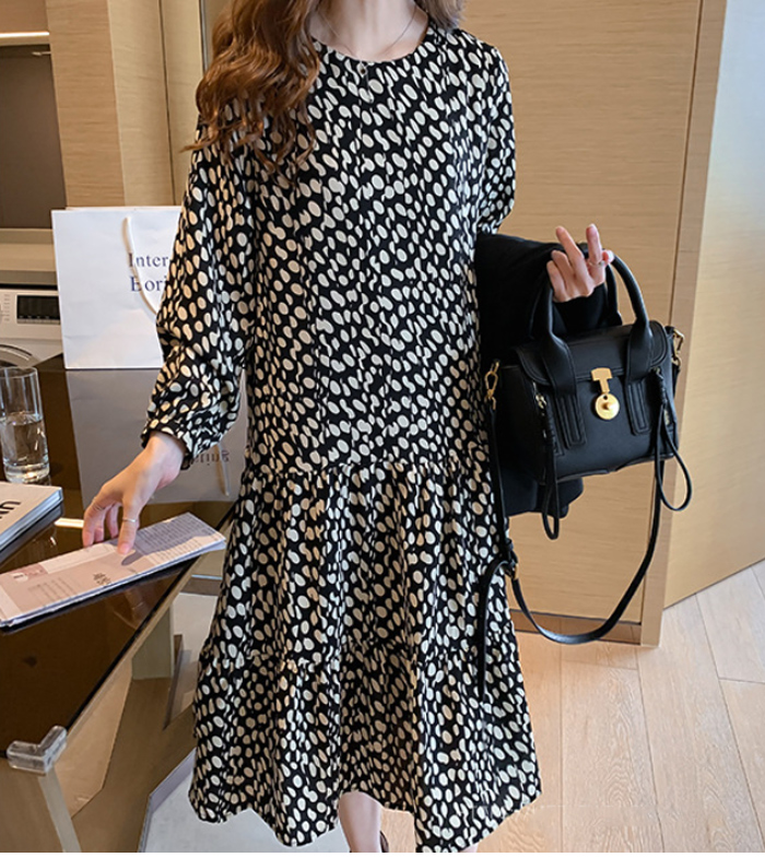 シフォンワンピース　ミモレ丈　ロングワンピース　ドット柄　水玉　ワンピース　長袖　シフォン　ティアード　大きいサイズ　結婚式　二次会　お出かけ　お呼ばれ　おしゃれ　可愛い　大人　上品　カジュアル