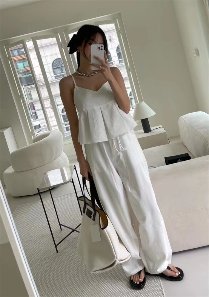 セットアップ ペプラムキャミソール ワイドパンツ ハイウエスト カジュアル 大人可愛い お出かけ 旅行 デート 女子会 人気 韓国ファッション 春夏 レディース フレア裾