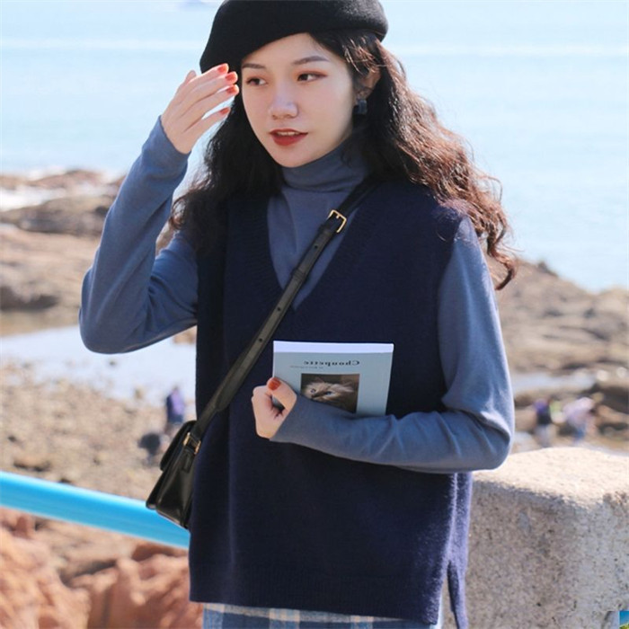 <br>ニット ベスト レディース 秋冬 後ろスリット トップス ニットベスト 大きいサイズ タンクトップ ノースリーブ プルオーバー 無地 レイヤード ニットタンクトップ きれいめ 大人可愛い オーバーサイズ スリット シンプル 通勤 秋 冬 送料無料