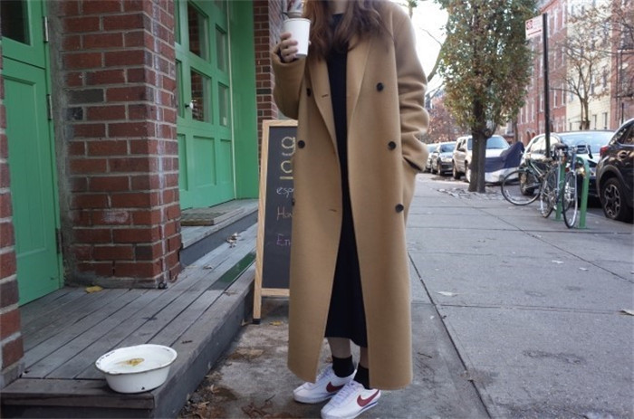 <br>チェスターコート ロングコート レディース ラシャコート 秋冬 コート ロング丈 アウター ラシャ 黒 ブラック ゆったり 大きいサイズ 通勤 OL 上品 おしゃれ 大人 冬物 送料無料 チェスター きれいめ 冬 秋 ロング 長袖 厚手 無地 暖かい