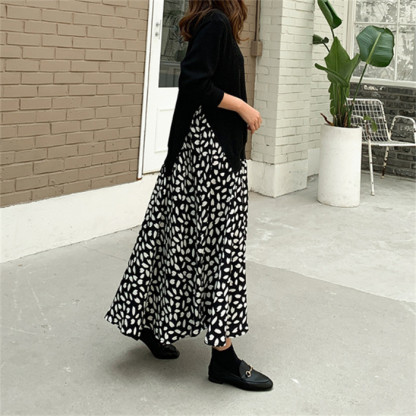 <br>ロングワンピース 秋冬 きれいめ フォーマル 大きいサイズ ニット ロング丈 ワンピース レディース 長袖 黒 花柄 総柄 異素材 切替え 着瘦せ 通勤 レイヤード風 おしゃれ ゆったり ブラック 柔らか コーデ 着まわし 大人可愛い 冬 送料無料 カジュアル 上品 ゆったり