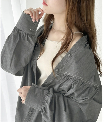 <br>シャツ レディース ブラウス 長袖 ドルマン 彼シャツ チュニック バックシャン ロングシャツ ぽわん袖 バルーンスリープ ギャザー 大きいサイズ トップス 着痩せ ゆったり 体型カバー カジュアル 春 夏 バックフレア ビッグシルエット 大人 送料無料