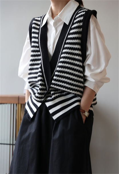 <br>ジレ レディース 秋冬 ニットベスト ニットジレ ニット 厚手 前開き ロングジレ ロングベスト ストライプ 大きいサイズ フード付き 開襟 ポケット ゆったり カーディガン 羽織り おしゃれ 大人可愛い レイヤード 体型カバー 送料無料
