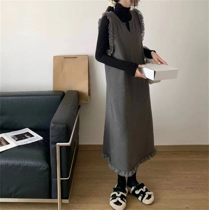 <br>ジャンパースカート ロング丈 大人 大きいサイズ レディース 秋 冬 フリル 無地 Vネック オールインワン ロングワンピース ロングベスト ワンピース ジャンスカ 50代 スカート 重ね着 カジュアル 秋冬 きれいめ 大人可愛い 送料無料