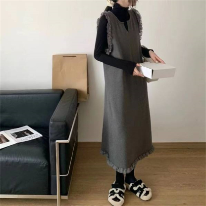 <br>ジャンパースカート ロング丈 大人 大きいサイズ レディース 秋 冬 フリル 無地 Vネック オールインワン ロングワンピース ロングベスト ワンピース ジャンスカ 50代 スカート 重ね着 カジュアル 秋冬 きれいめ 大人可愛い 送料無料