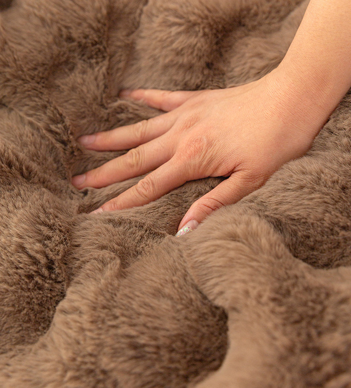 チェアパッド　フェイクファー　滑り止め　座布団　2枚セット　角型　ふわふわ　もこもこ　シャギー　クッション　シートクッション　椅子用　畳用　スクエアクッション　無地　座り心地いい