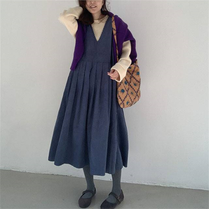 <br>ジャンパースカート 50代 ロング ワンピース 秋 レディース コーデュロイ ジャンスカ Vネック プリーツ サロペットスカート オールインワン 暖かい ノースリーブ タンクワンピース 重ね着 防寒 保温 きれいめ 無地 着痩せ おしゃれ 大人可愛い 送料無料 秋冬