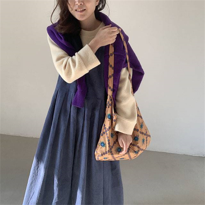 <br>ジャンパースカート 50代 ロング ワンピース 秋 レディース コーデュロイ ジャンスカ Vネック プリーツ サロペットスカート オールインワン 暖かい ノースリーブ タンクワンピース 重ね着 防寒 保温 きれいめ 無地 着痩せ おしゃれ 大人可愛い 送料無料 秋冬