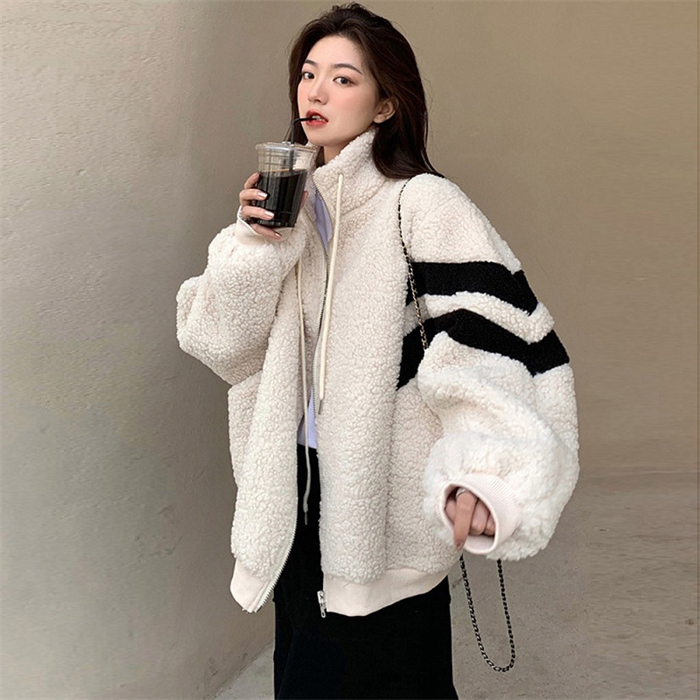 <br>コート レディース 冬 50代 きれいめ 軽い 大きいサイズ 暖かい ライトアウター ファーコート ボアコート 毛皮コート フェイクファー ミディアム丈 アウター 無地 ビッグシルエット ボアジャケット 防寒 体型カバー 着痩せ 大人 通勤 厚手 送料無料 トップス ふわふわ