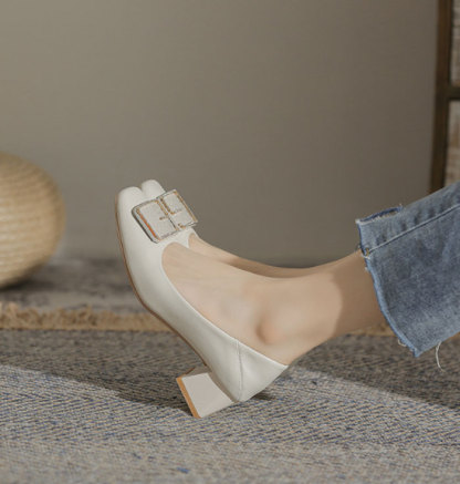 スクエアトゥパンプス パンプス 歩きやすい 疲れない バックルモチーフ レーザー 牛革 本革パンプス 走れるパンプス バックル スクエアトゥ 柔らか ブラック ホワイト 痛くない 太ヒール 通勤 オフィス 結婚式