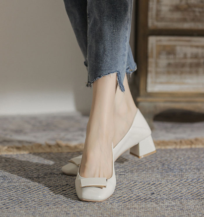 パンプス 痛くない 歩きやすい 走れる  スクエアトゥ ローヒール 5cmヒール バックル 太ヒール 牛革 本革パンプス 仕事 オフィス 通勤 結婚式 二次会 パーティー 黒 白 靴 走れるパンプス フォーマル 卒業式 入学式