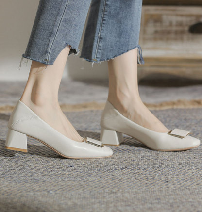 パンプス 痛くない 歩きやすい 走れる  スクエアトゥ ローヒール 5cmヒール バックル 太ヒール 牛革 本革パンプス 仕事 オフィス 通勤 結婚式 二次会 パーティー 黒 白 靴 走れるパンプス フォーマル 卒業式 入学式