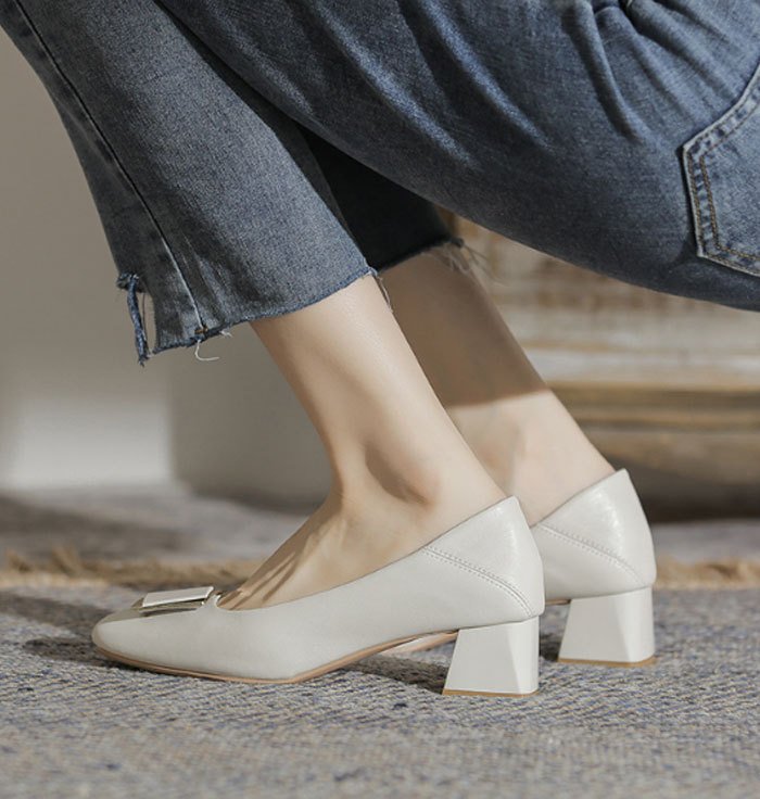 パンプス 痛くない 歩きやすい 走れる  スクエアトゥ ローヒール 5cmヒール バックル 太ヒール 牛革 本革パンプス 仕事 オフィス 通勤 結婚式 二次会 パーティー 黒 白 靴 走れるパンプス フォーマル 卒業式 入学式