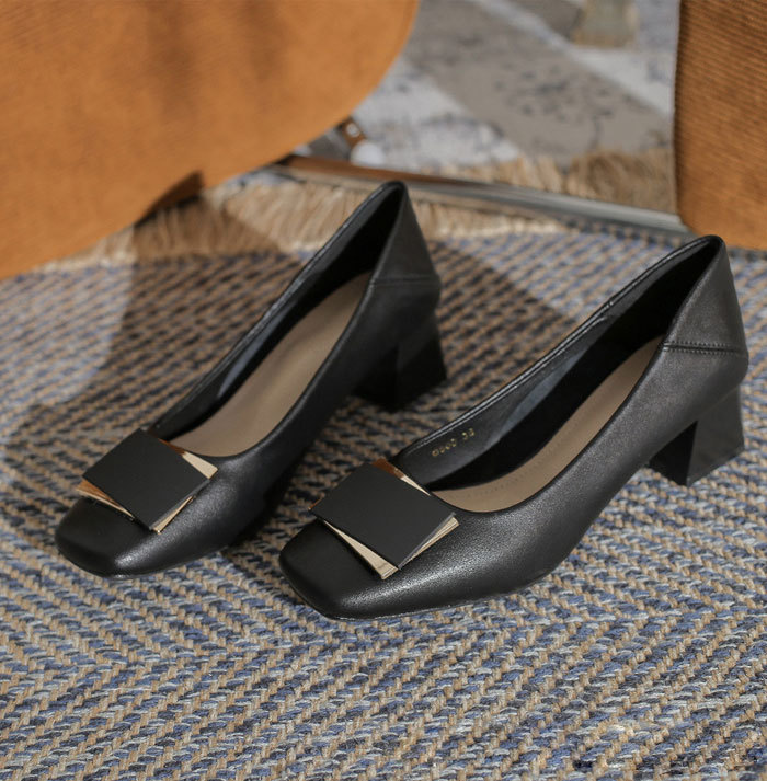 パンプス 痛くない 歩きやすい 走れる  スクエアトゥ ローヒール 5cmヒール バックル 太ヒール 牛革 本革パンプス 仕事 オフィス 通勤 結婚式 二次会 パーティー 黒 白 靴 走れるパンプス フォーマル 卒業式 入学式