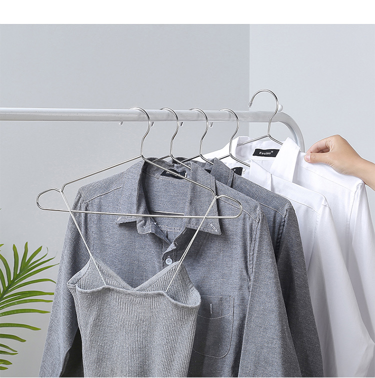 ハンガー ステンレス ステンレスハンガー すべらない 跡がつかない 肩 収納 おしゃれ ズボン スカート バスタオル 30本組 セット 洗濯ハンガー 衣類ハンガー 多機能ハンガー 滑り止め 変形にくい 物干しハンガー AUV