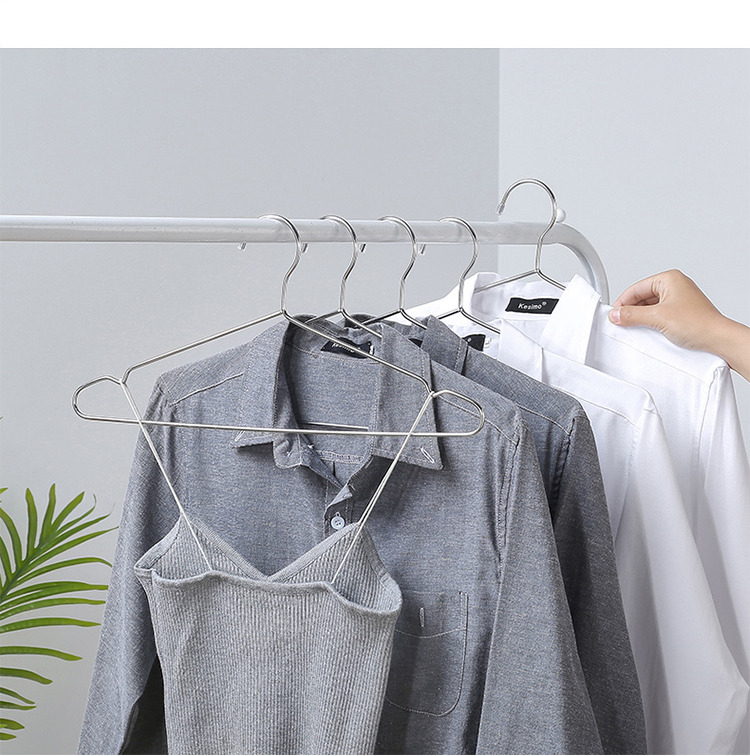 ハンガー ステンレス ステンレスハンガー すべらない 跡がつかない 肩 収納 おしゃれ ズボン スカート バスタオル 30本組 セット 洗濯ハンガー 衣類ハンガー 多機能ハンガー 滑り止め 変形にくい 物干しハンガー AUV