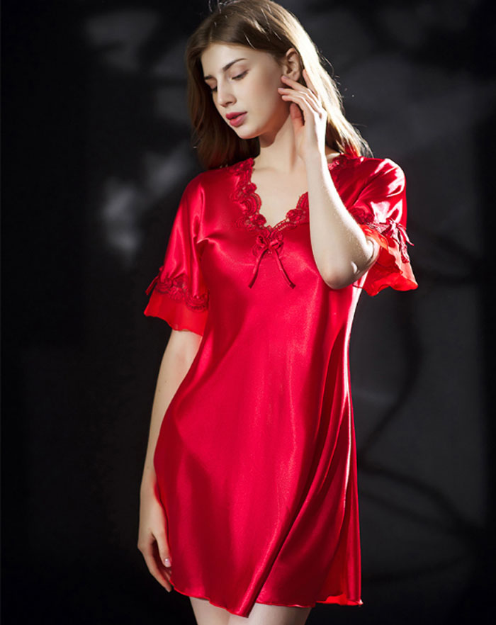 ネグリジェ ミニ丈 レディース ルームウェア 接触冷感 ひんやり 涼しげ 夏 薄め シルクタッチ 光沢感 スリップ ランジェリー ナイトウェア パジャマ 部屋着 Vネック ベビードール セクシー