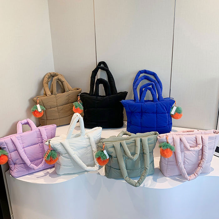 トートバッグ キルティング a4 中綿トートバッグ キルティングバッグ 2WAY ナイロン 大容量 可愛い おしゃれ 斜めがけ 肩掛け 大人 旅行 大きめ 秋冬 プレゼント カラー豊富 カジュアル 通勤 お仕事バッグ