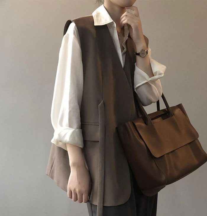 ロングベスト　ベスト　ジレ　ロングジレ　ベスト　オフィスカジュアル　レディース　トップス　カジュアル　無地　着痩せ　通勤　オフィス　フェミニン　コーディネート　大きいサイズ　羽織　ポケット付き