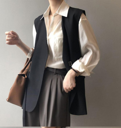 ロングベスト　ベスト　ジレ　ロングジレ　ベスト　オフィスカジュアル　レディース　トップス　カジュアル　無地　着痩せ　通勤　オフィス　フェミニン　コーディネート　大きいサイズ　羽織　ポケット付き