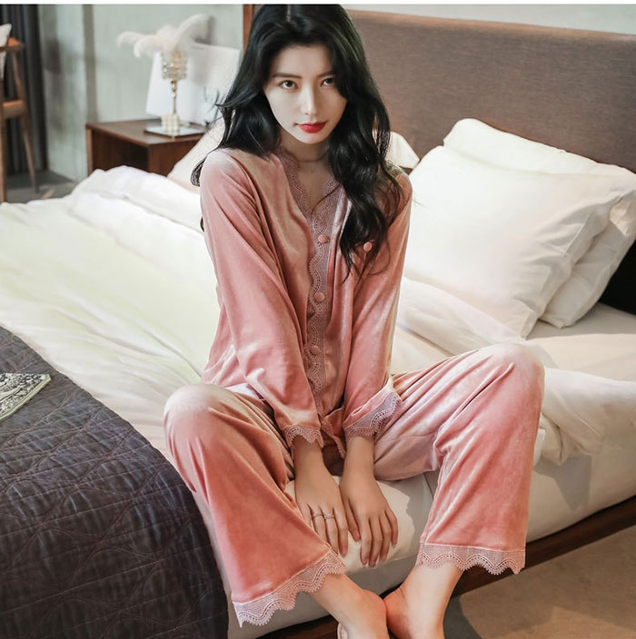 ルームウェア　パジャマ　前開き　部屋着　2点セット　上下セット　レディース　ベロア　ベルベット　長袖　ロングパンツ　可愛い　秋冬　ナイトドレス　ナイトウエア　寝間着　柔らかい　暖かい　おしゃれ　上品　高級感　光沢感　洗える