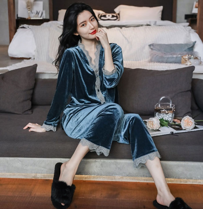 ルームウェア　パジャマ　前開き　部屋着　2点セット　上下セット　レディース　ベロア　ベルベット　長袖　ロングパンツ　可愛い　秋冬　ナイトドレス　ナイトウエア　寝間着　柔らかい　暖かい　おしゃれ　上品　高級感　光沢感　洗える