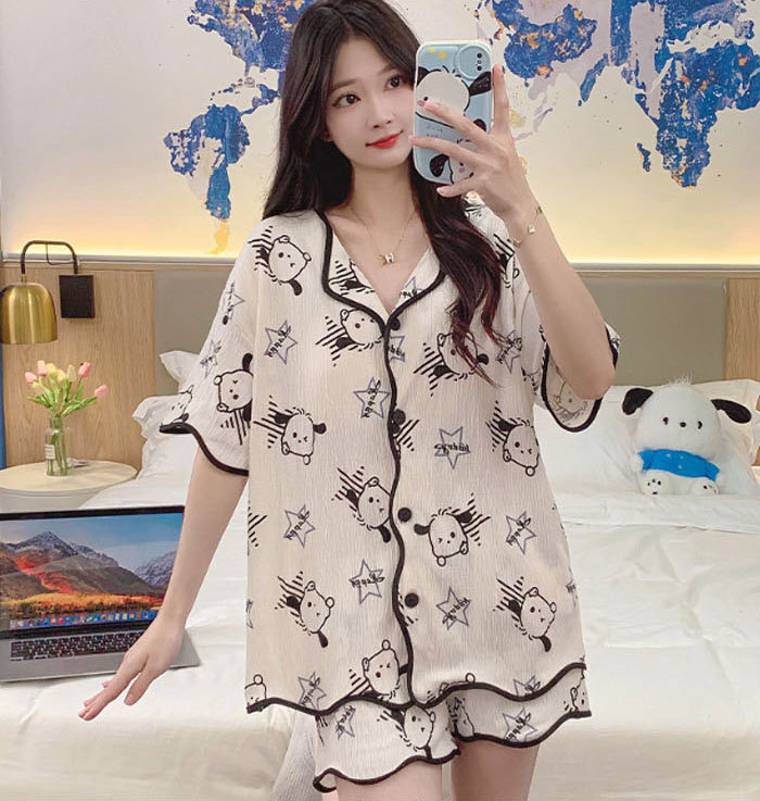 ルームウエア　パッド付　レディース　女性用　綿　前開き　半袖　短パンツ　総柄　部屋着　セットアップ　上下セット　パジャマ　ナイトウエア　ふんわり　やわらか　お肌にやさしい