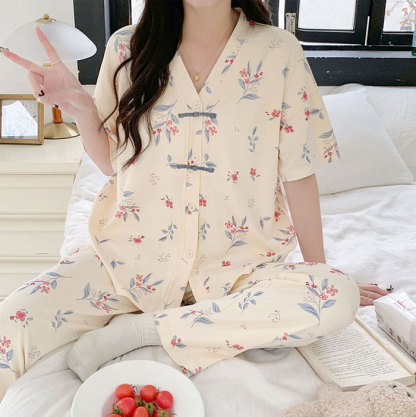 ルームウエア　レディース　女性用　綿　前開き　半袖　ロングパンツ　花柄　総柄　部屋着　セットアップ　上下セット　パジャマ　ナイトウエア　Vネック　ふんわり　やわらか　お肌にやさしい　上品　春秋　春夏　洗える　可愛い