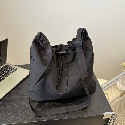 Ultra-light casual large capacity messenger bag