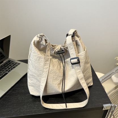 Ultra-light casual large capacity messenger bag