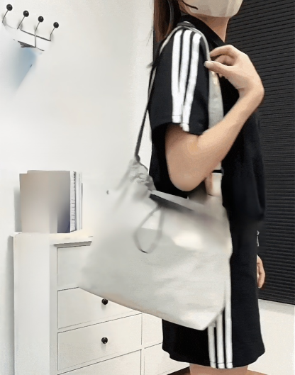 Ultra-light casual large capacity messenger bag