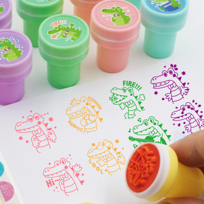 GATORO 10 pcs Cartoon Pattern Stamps | Suction Card Set