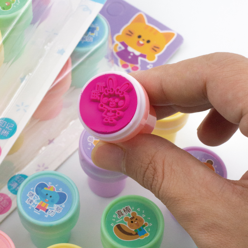 GATORO 10 pcs Cartoon Pattern Stamps | Suction Card Set